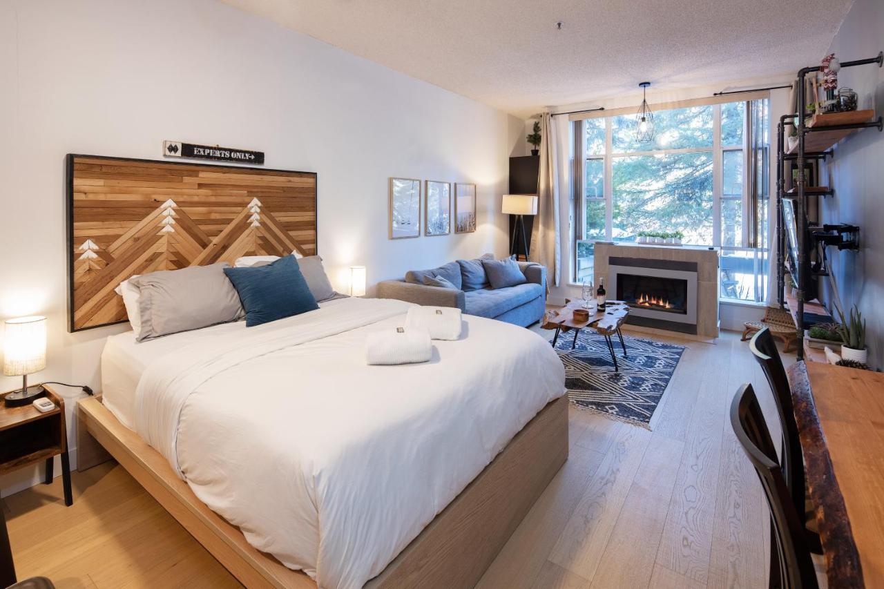 Bright Suite At Ski In/Out Glacier Lodge! Whistler Extérieur photo